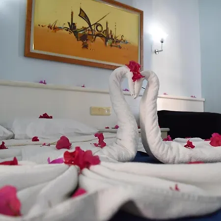 Ares Blue ホテル ケメル